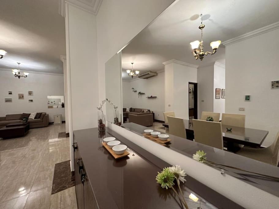 Apartament Zamalek Spacious 2 Bedroom With Full Kitchen *