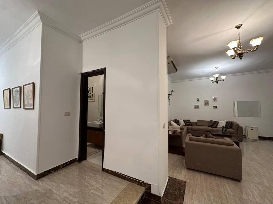 Zamalek Spacious 2 Bedroom With Full Kitchen דירה *