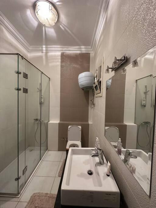 דירה Zamalek Spacious 2 Bedroom With Full Kitchen קהיר